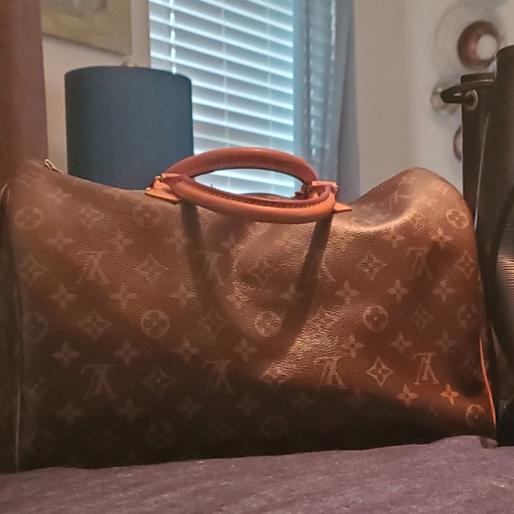 Louis Vuitton speedy 35 monogram